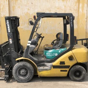 Xe nâng dầu Komatsu ngồi lái 2.5 tấn FD25W-15