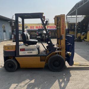 Xe nâng dầu 2 tấn Komatsu FD20-11