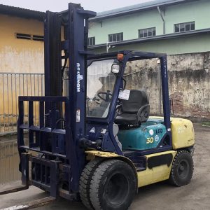 Xe nâng dầu ngồi lái 3 tấn Komatsu FD30T-12