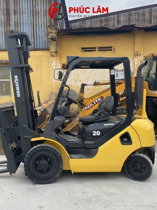 Xe nâng dầu 2 tấn Komatsu FD20T-17 1