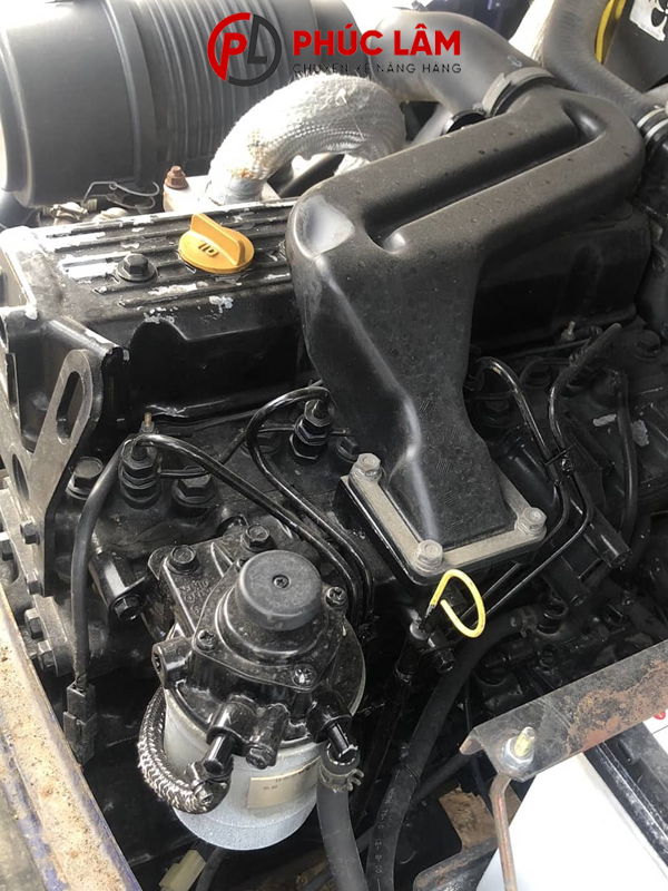 Xe nâng dầu 2.5 tấn Komatsu FD25T-14 3