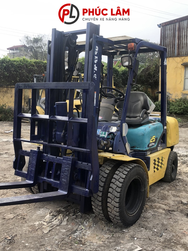 Xe nâng dầu 2.5 tấn Komatsu FD25T-14 6