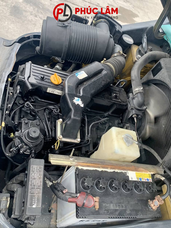 Xe nâng dầu 3 tấn Komatsu FD30T-16 2