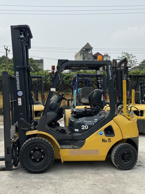 xe nâng xăng gas 2 tấn Komatsu4