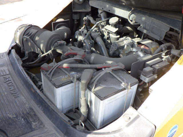 thay dầu hộp số xe nâng Komatsu