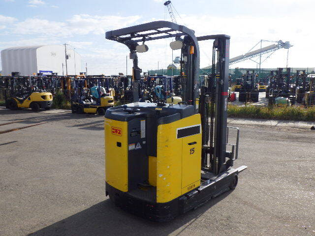 Xe nâng điện đứng lái Nichiyu 1.5 tấn