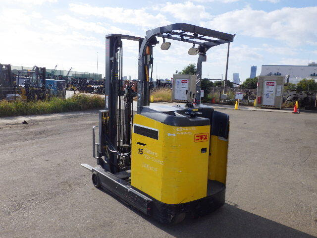 Xe nâng điện đứng lái Nichiyu 1.5 tấn