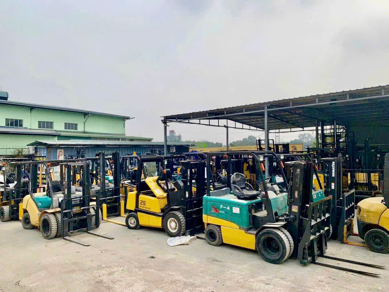 Xe nâng Komatsu điện, xe nâng Nhật bãi chất lượng cao tại bãi xe Phúc Lâm