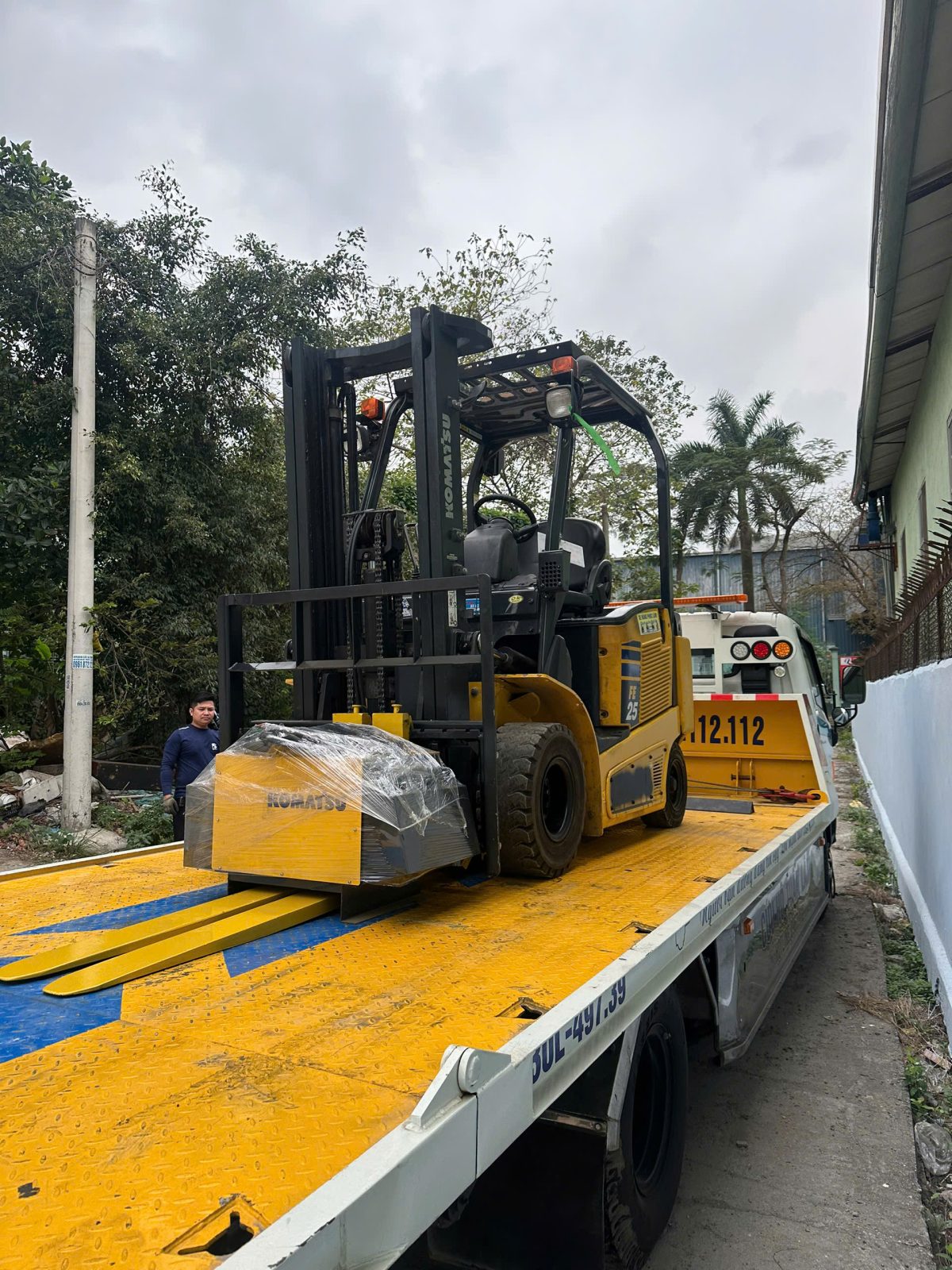 Bàn giao xe nâng thành công FE25-1 cho khách hàng tại Yên Bái