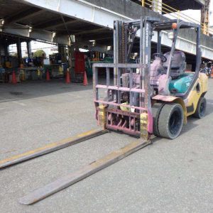 Xe nâng dầu 3.0 tấn Komatsu model FD30C serial 722759