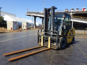 Xe nâng dầu 4.0 tấn Komatsu FH40-2 serial 140957