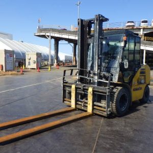 Xe nâng dầu 4.0 tấn Komatsu FH40-2 serial 140957