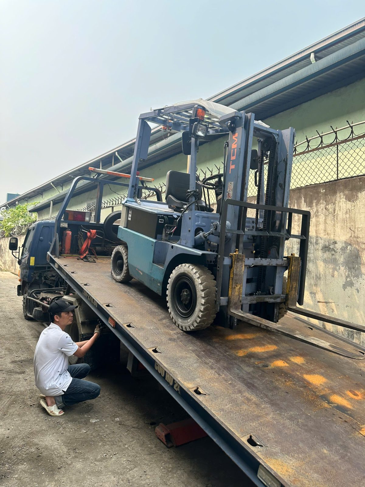 Giao xe nâng điện TCM FB25H5 cho khách hàng tại Hoài Đức, Hà Nội