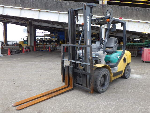 Xe nâng dầu Komatsu 3.0 tấn FD30T-16 sản xuất năm 2006
