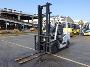 Xe nâng xăng UNICARRIERS 2.5 tấn UNI-EBT-P1F2.