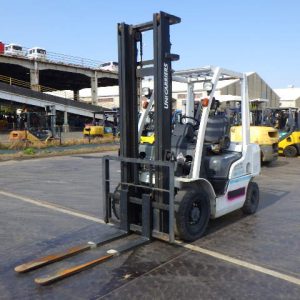 Xe nâng xăng UNICARRIERS 2.5 tấn UNI-EBT-P1F2.