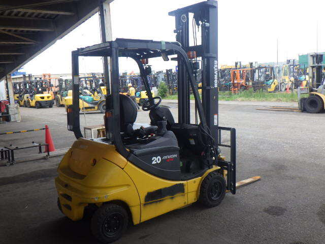 Một số model xe nâng Komatsu phổ biến