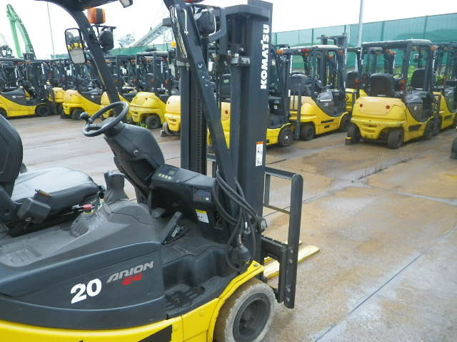 Xe nâng điện Komatsu cũ phù hợp với doanh nghiệp đang mở rộng nhà xưởng