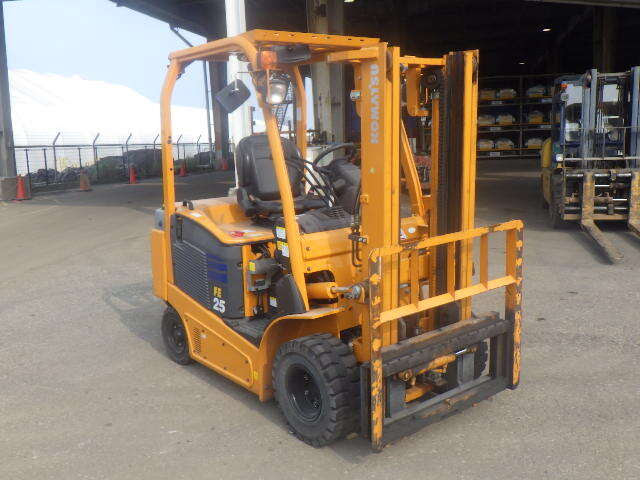 Giá xe nâng điện Komatsu 2.5 tấn Nhật bãi tại Hà Nội, Bắc Ninh và Hải Phòng