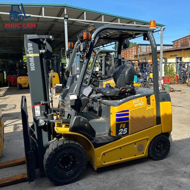 Xe nâng điện lithium đang tạo ra khác biệt gì so với bình chì axit