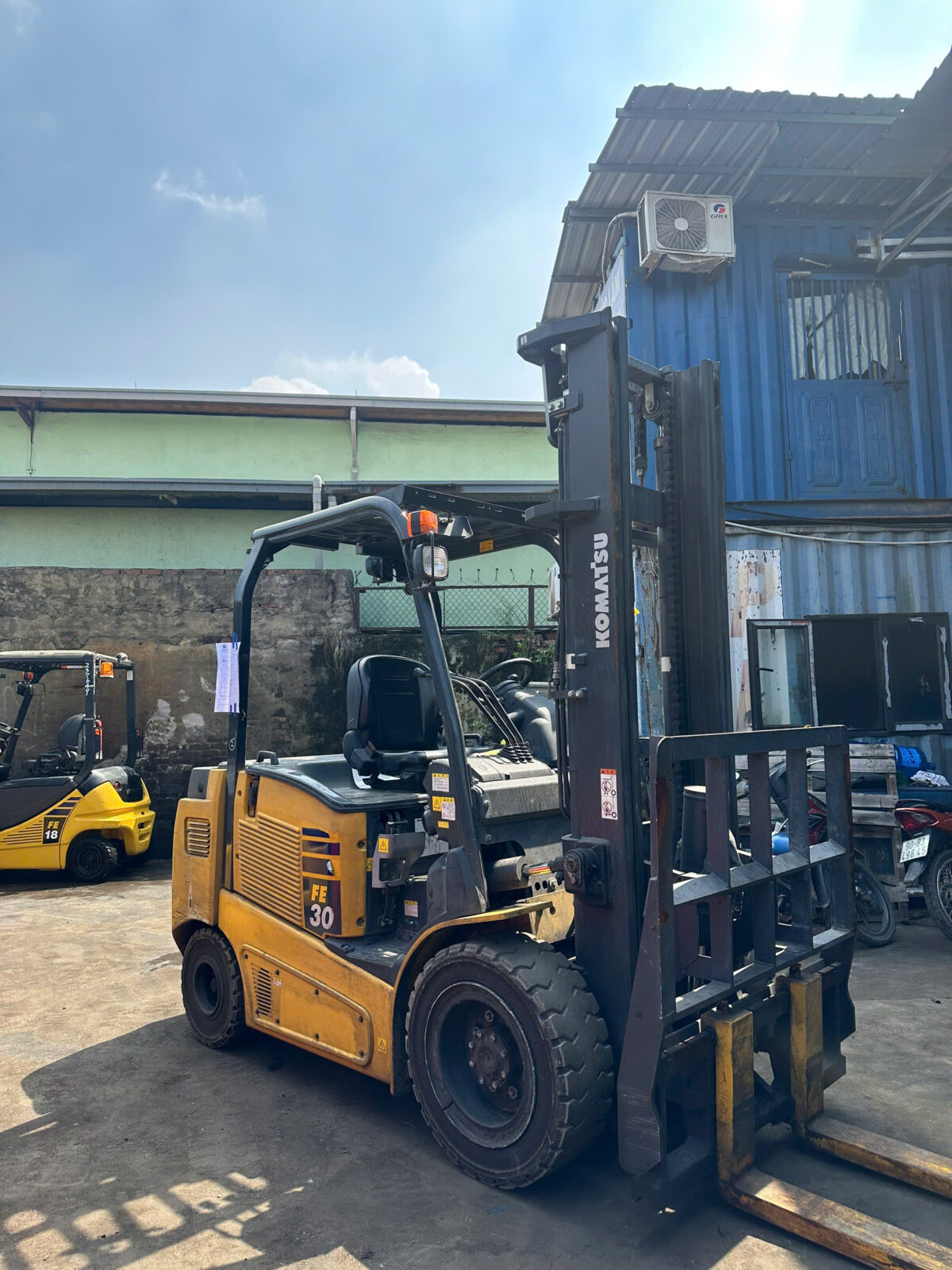 Xe nâng Nhật bãi 3 tấn