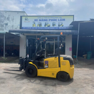 So sánh xe nâng 4 bánh và 3 bánh