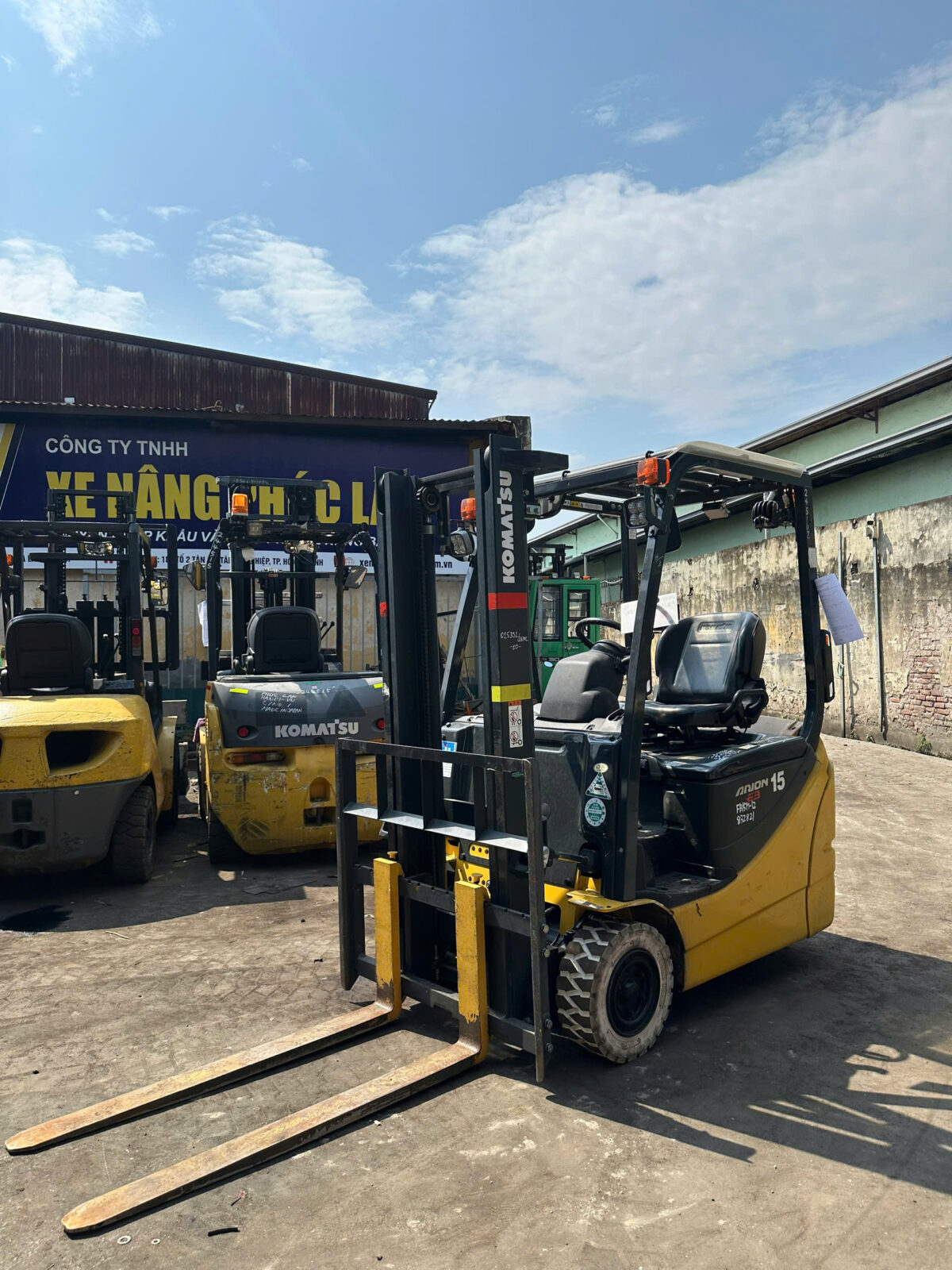 Kinh nghiệm mua xe nâng Komatsu cũ
