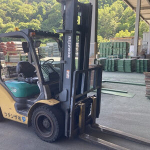 Xe nâng dầu KOMATSU 3.0 tấn FD30T-15 Seri 571633, sản xuất năm 2002