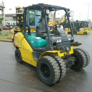 Xe nâng dầu KOMATSU 4.5 tấn FD45T-10 Seri 134647, sản xuất năm 2010